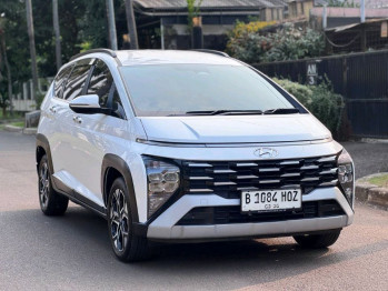 Hyundai Stargazer 1.5L Prime AT Capt. Seat Automatic 2025