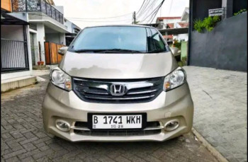 Honda Freed 1.5L E Automatic 2013