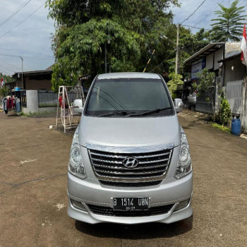 Hyundai H-1 2.4L XG Bensin Automatic 2012