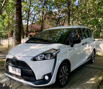 Toyota Sienta 1.5L E Automatic 2017