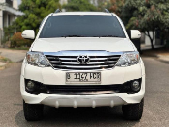 Toyota Fortuner 2.7L G Lux Bensin Automatic 2015