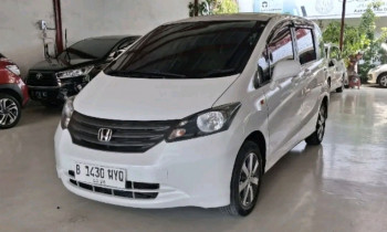 Honda Freed 1.5L E Automatic 2011