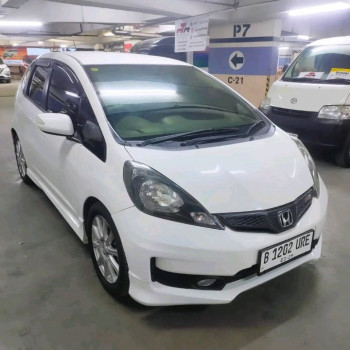 Honda Jazz 1.5L RS Automatic 2013
