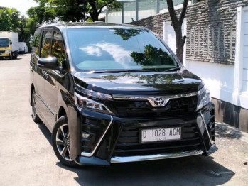 Toyota Voxy 2.0L Automatic 2018