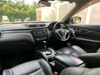 Nissan X-Trail 2.5L Automatic 2015