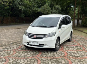 Honda Freed 1.5L E Automatic 2009