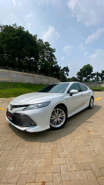 Toyota Camry 2.5L Hybrid Automatic 2020