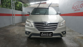 Mobil Toyota Kijang Innova Bensin 2.0L J Bensin 2014